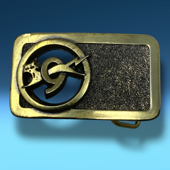 Vintage 1983 Union Carbide Brass Belt Buckle Eveready Battery 9 Lives Cat Logo - Picture 1 of 5